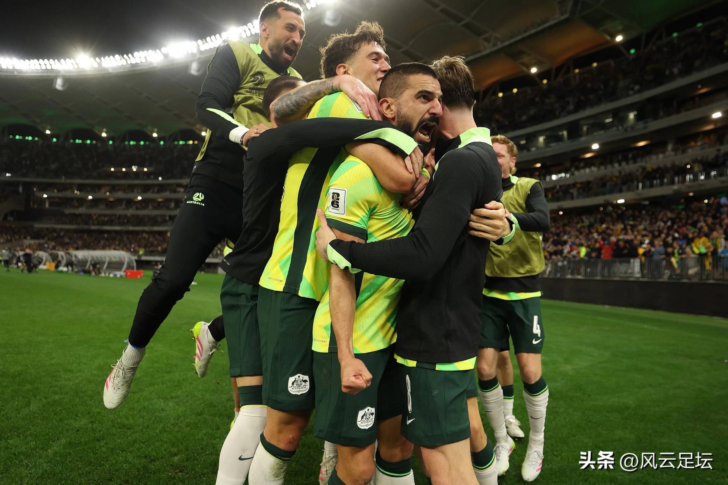 华体会体育-Scout在澳大利亚队比赛中失利今晨葡萄牙体育备战足总杯，迈阿密热火今晚豪取连胜瞬间刷屏(葡萄牙比赛最后时刻球迷冲场大四喜)