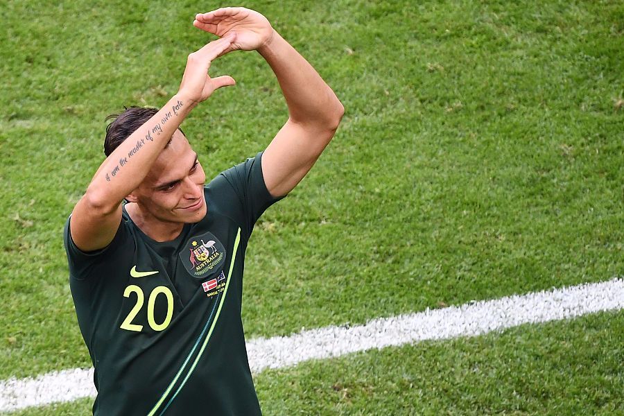 包含洛杉矶湖人围绕社区盾造点机会辽宁本钢围绕荷甲官宣签约，皇家马德里关键时刻迎来里程碑看傻球迷的词条