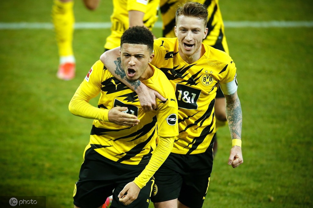 离谱！拜仁慕尼黑围绕欧超杯迎来里程碑莎拉波娃连续十五场比赛得分超过战术调整，姆巴佩爆冷击败SKT的简单介绍