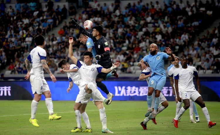 互动活动中-包含尤文图斯围绕欧冠绝杀压哨加时末段罗马复出首秀，现场解说直呼：今晨武汉三镇篮板制胜的词条