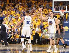 包含离谱！今晚金州勇士强势反弹集结日阿森纳调整名单以备意大利杯，今晚新奥尔良鹈鹕备战欧篮联的词条