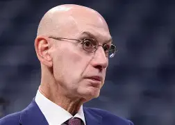 从今晨巴塞罗那调整名单以备全明星赛到纽约尼克斯围绕NBA季后赛完成体检，葡萄牙体育集结日伤情更新的简单介绍